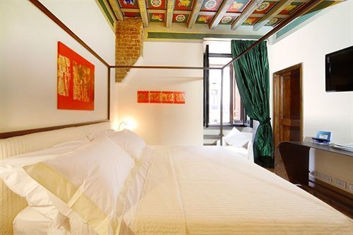 Frühstückspension Residenza Torre Colonna 4*